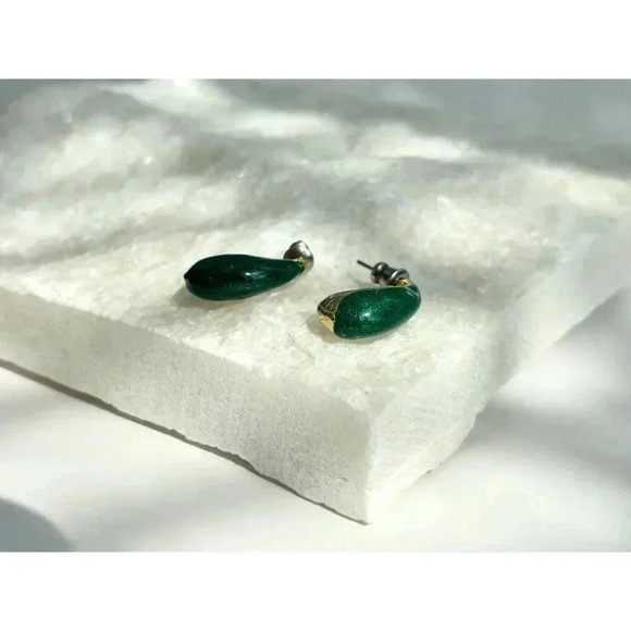 Art Deco Green & Gold Sparkly Vintage Teardop Minimalist Teardrop Earrings - Picture 3 of 6